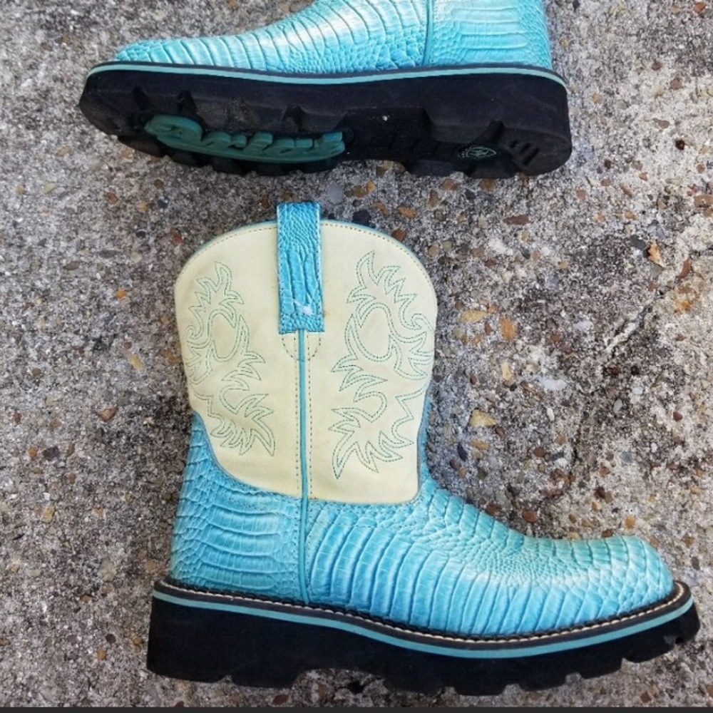 NOT FOR SALE!   Women’s Ariat Fat Baby Boots